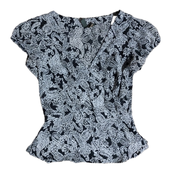 Tops - 💫BOGO 50%💥 Sheer Blouse size Small Black and White